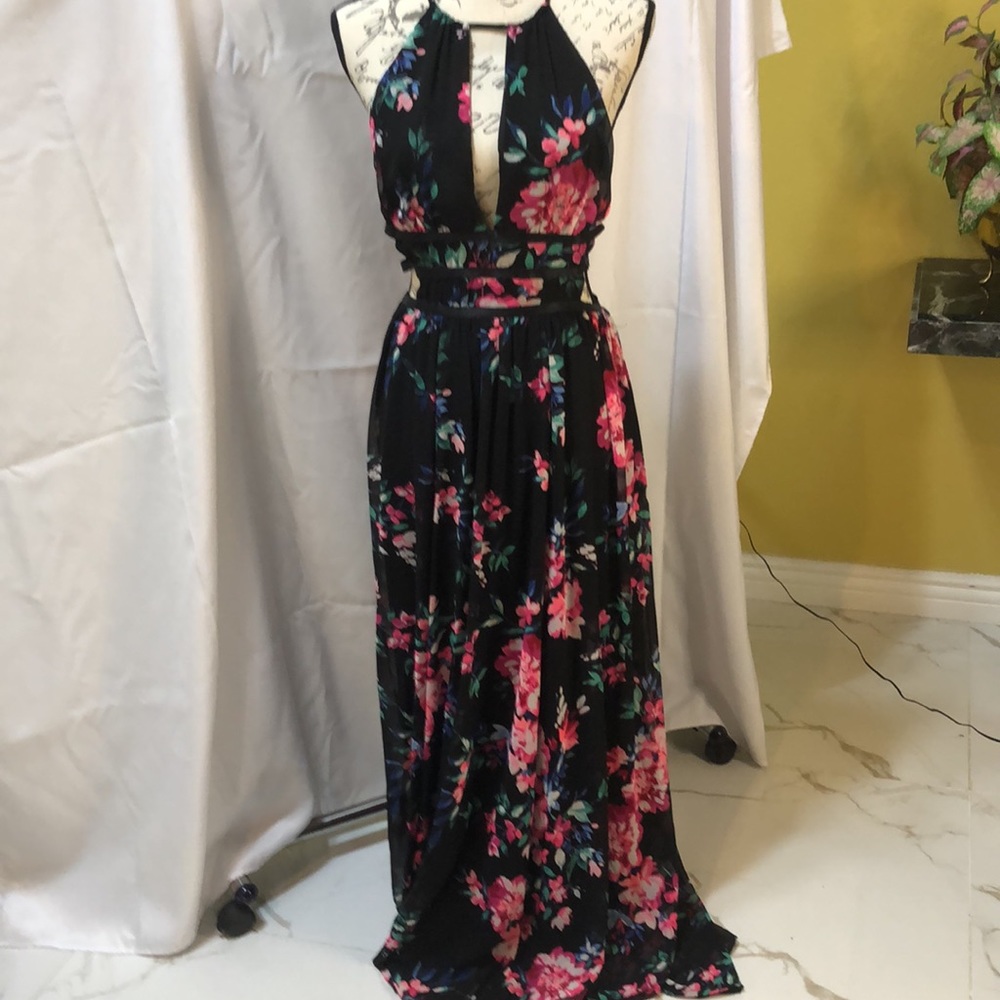 Women’s EXPRESS black floral Dress size M (EUC)